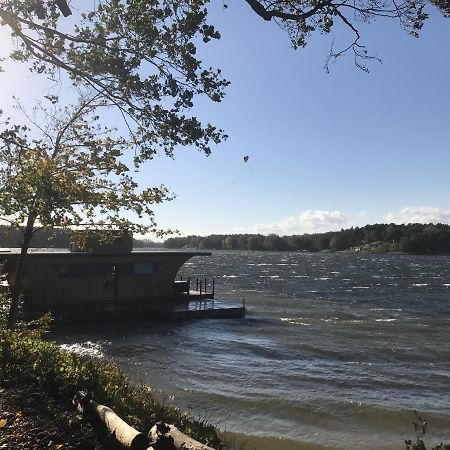 ホテル Houseboat Slesin エクステリア 写真