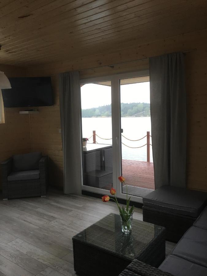 ホテル Houseboat Slesin エクステリア 写真
